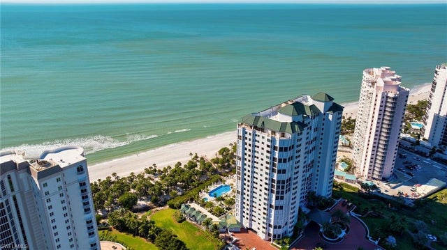 8171 Bay Colony Dr 403, NAPLES