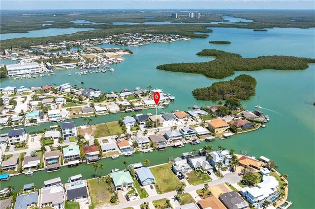 164 Trinidad St, NAPLES