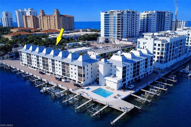 271 Southbay Dr 248, NAPLES