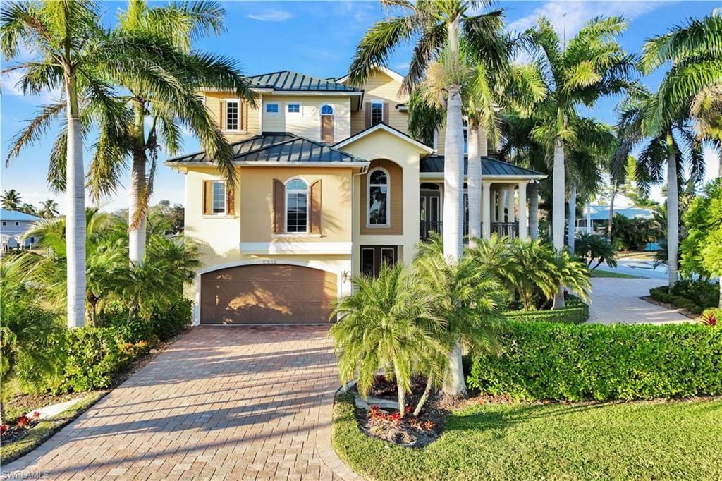 4806 Regal Dr, BONITA SPRINGS