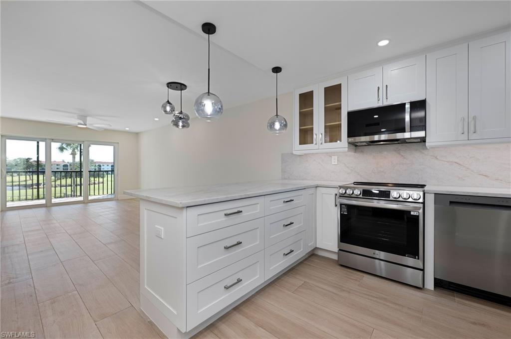 13 High Point Cir N 206, NAPLES