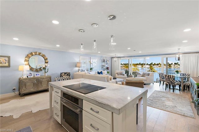 2800 Gulf Shore Blvd N 305, NAPLES