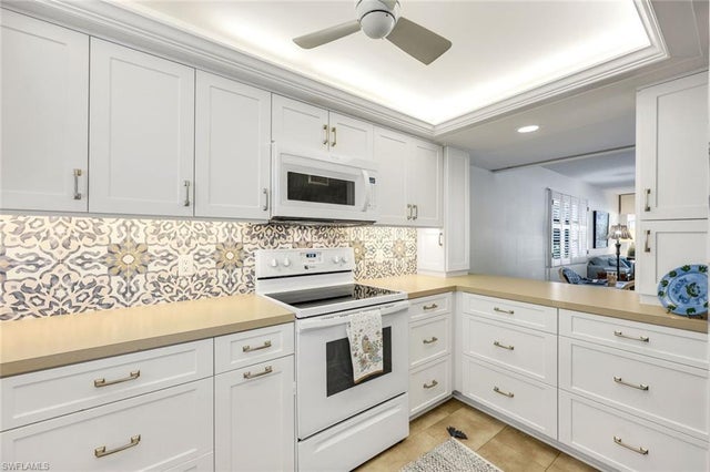 280 2nd Ave S 103, NAPLES