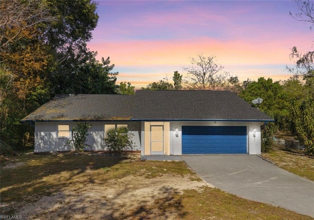 6051 Lancewood Way, NAPLES