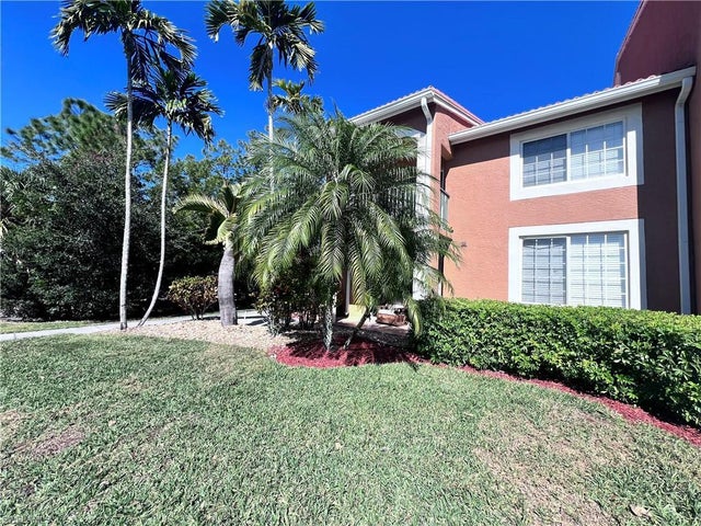 1240 Wildwood Lakes Blvd N 101, NAPLES