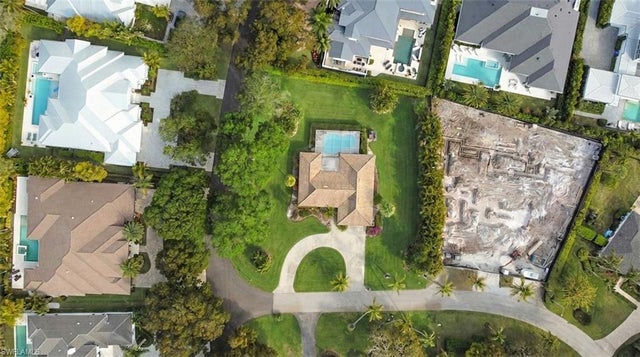 690 Murex Dr, NAPLES