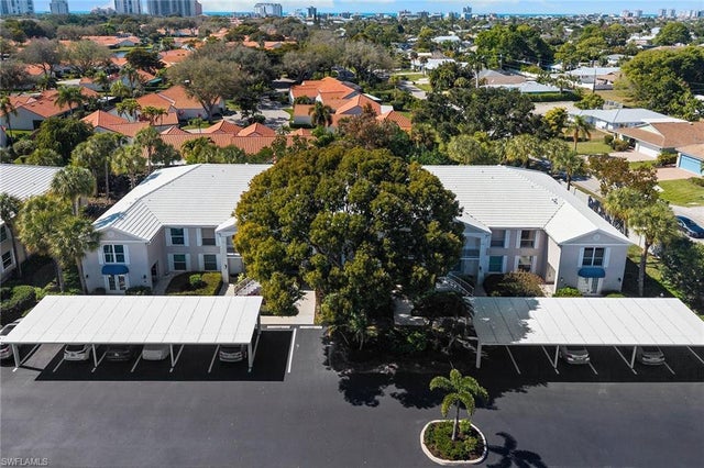 821 Gulf Pavilion Dr 106, NAPLES