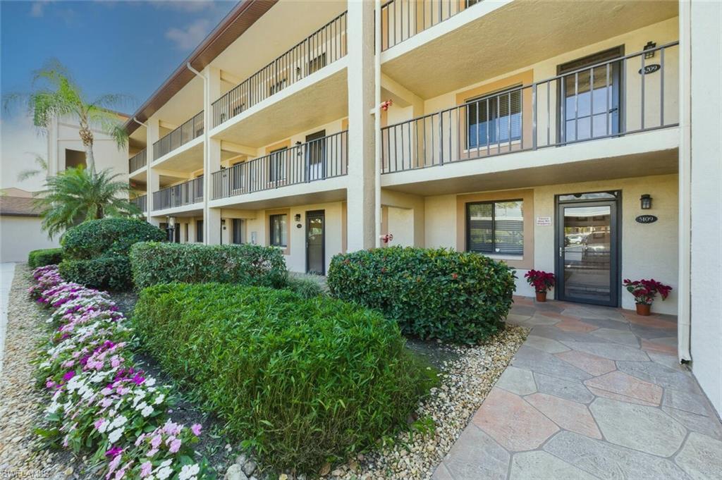 7300 Saint Ives Way 5109, NAPLES