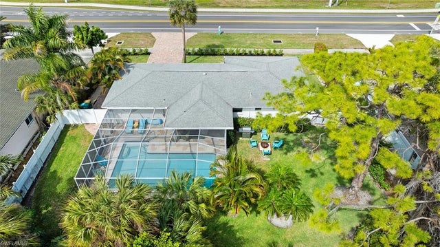 660 111th Ave N, NAPLES