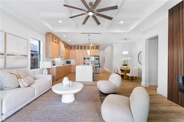 653 107th Ave N, NAPLES