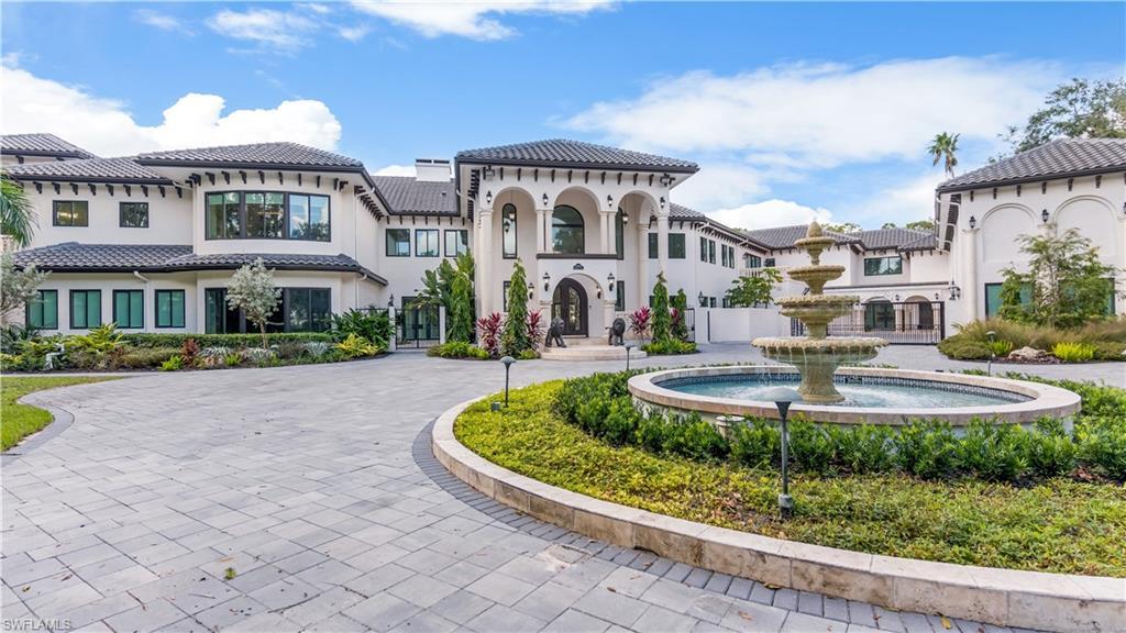 13323 Rosewood Ln, NAPLES