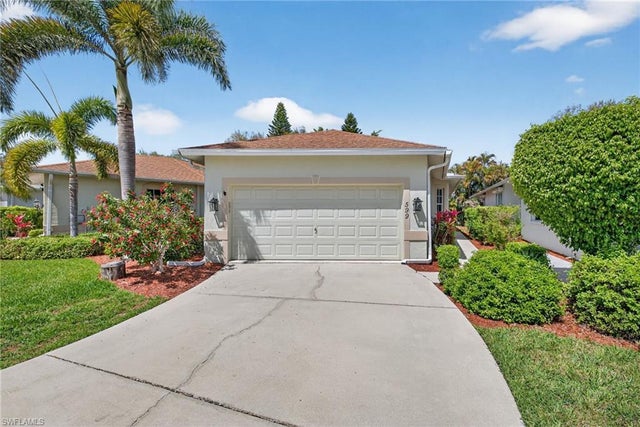 599 Crossfield Cir 35, NAPLES