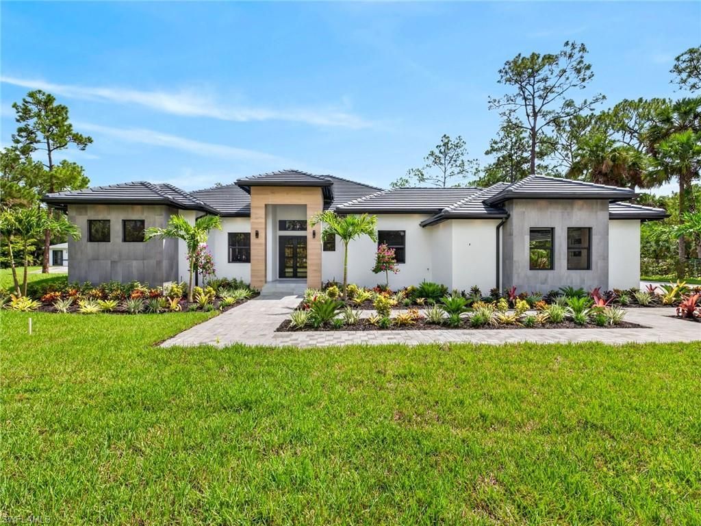 430 7th St Sw, NAPLES
