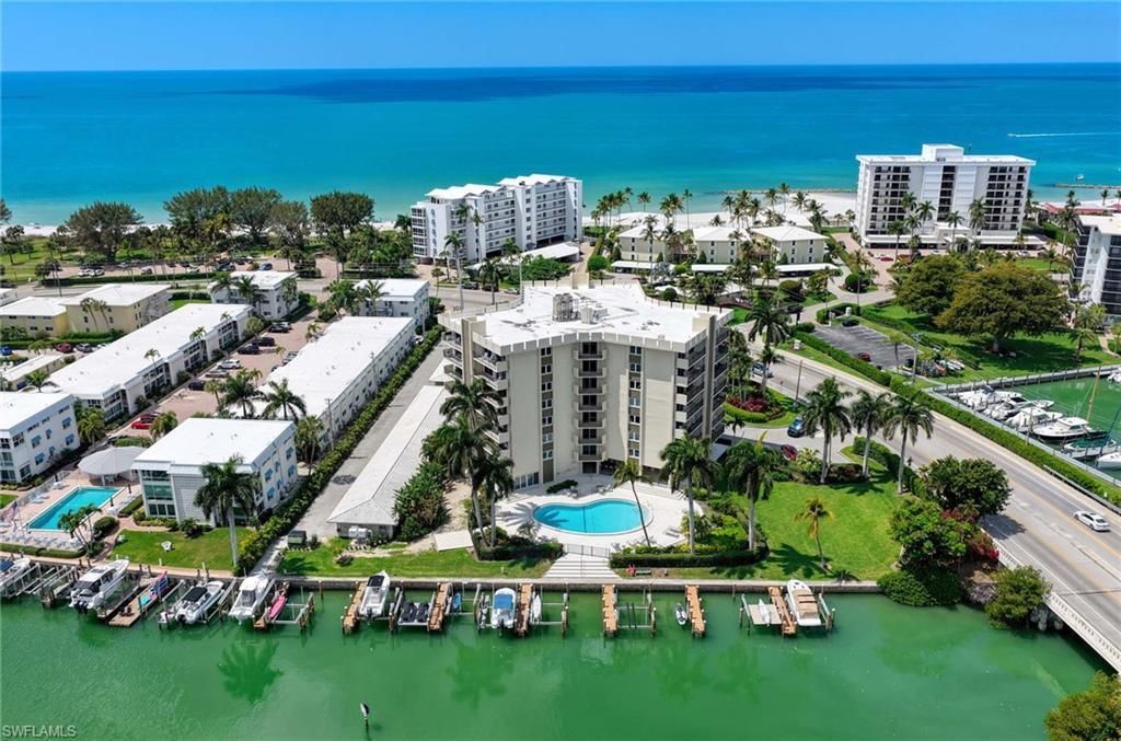 2150 Gulf Shore Blvd N 605, NAPLES