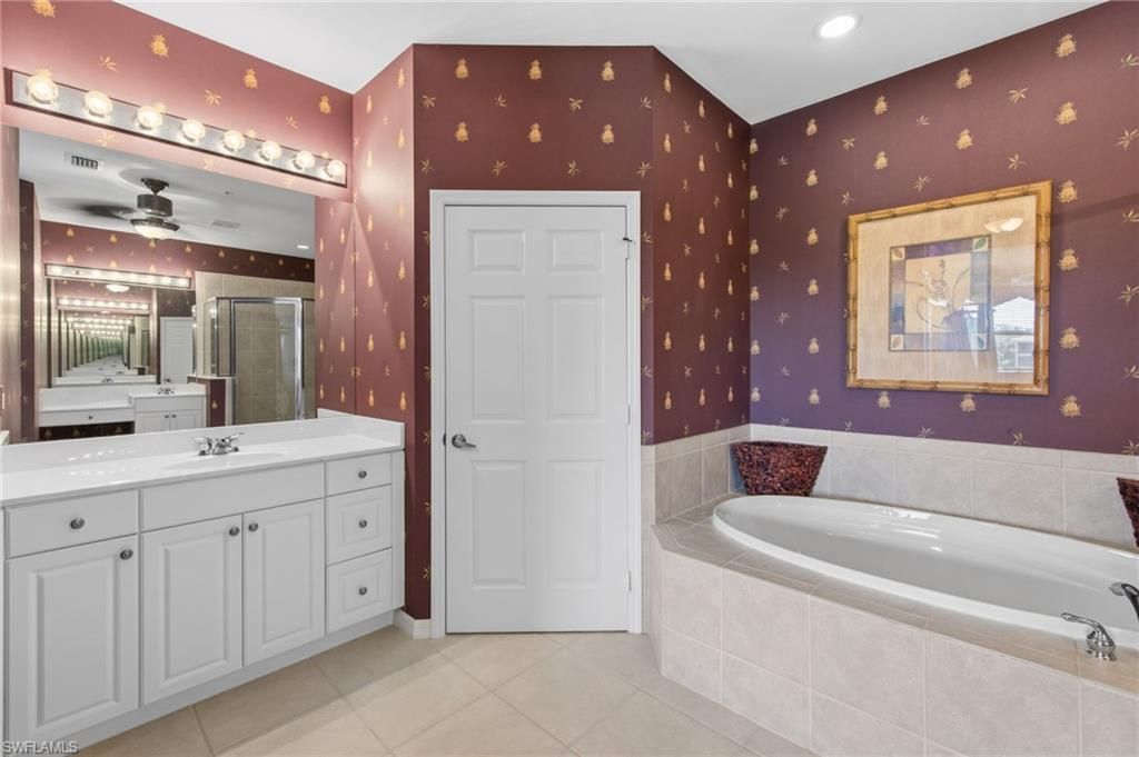 7090 Bay Woods Lake Ct 201, FORT MYERS