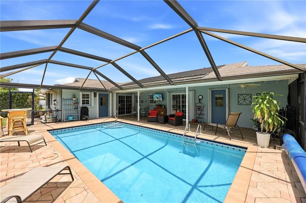 720 Meyer Dr, NAPLES