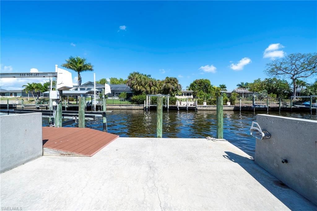 1433 Se 28th Ter, Cape Coral