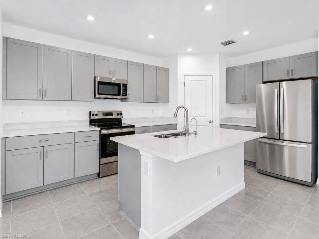 216 El Dorado Blvd S, Cape Coral