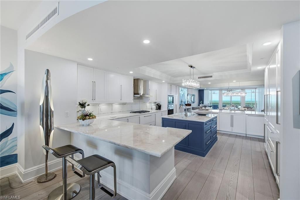 13665 Vanderbilt Dr 603, NAPLES