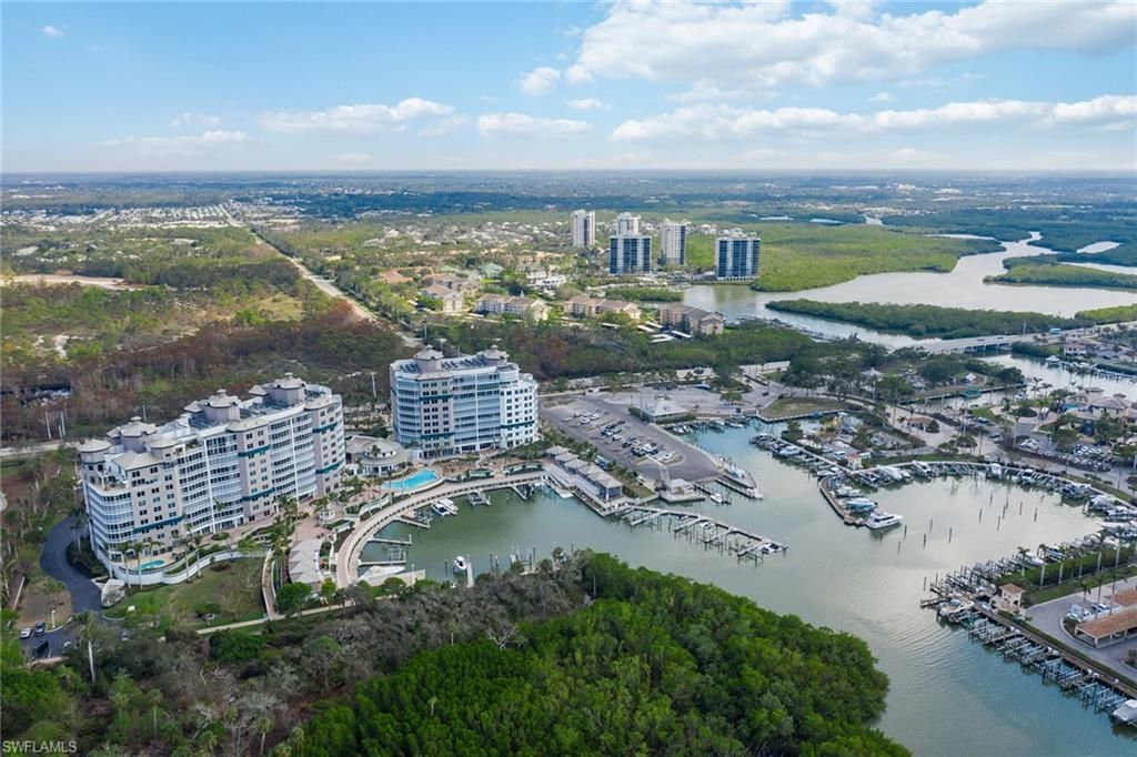 13675 Vanderbilt Dr 1105, NAPLES