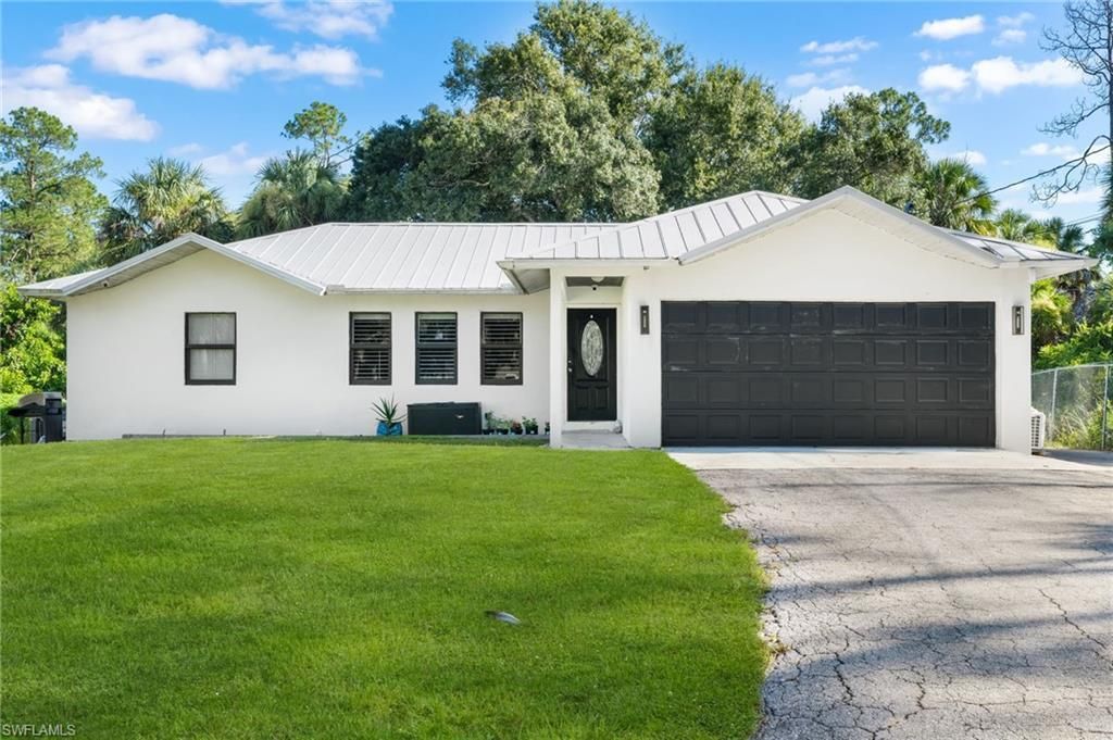1871 Golden Gate Blvd E, NAPLES