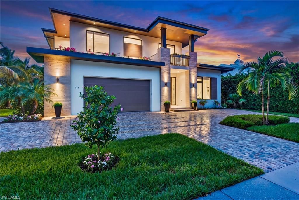 788 7th Ave N, NAPLES