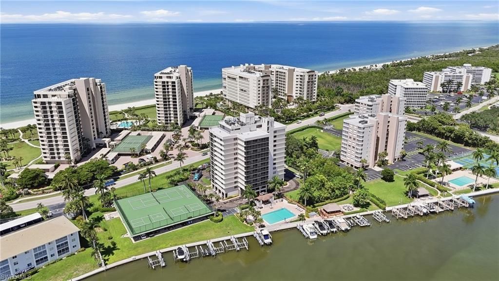 11030 Gulf Shore Dr 104, NAPLES