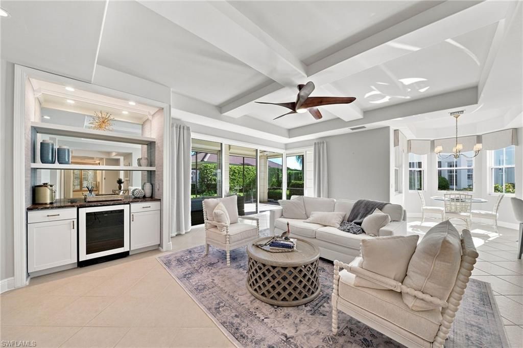 583 Avellino Isles Cir 102, NAPLES