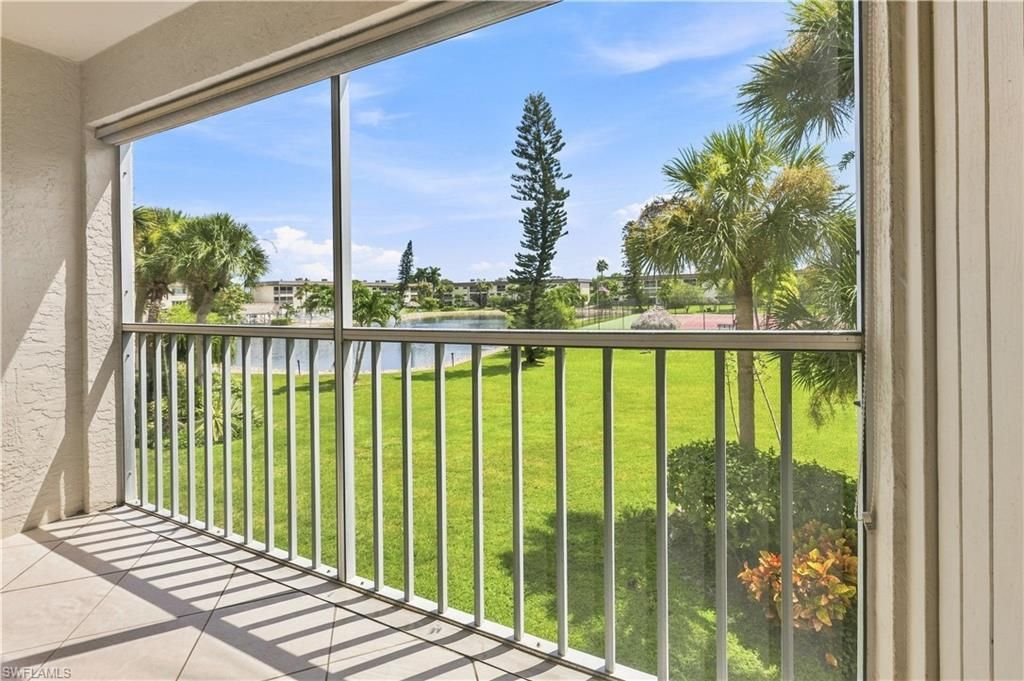 1004 Manatee Rd H206, NAPLES