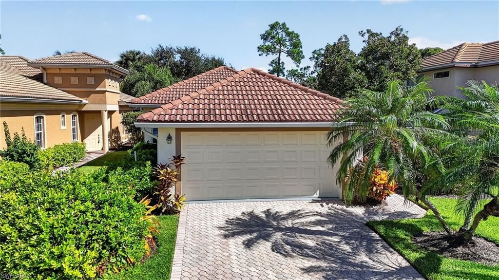 8515 Chase Preserve Dr, NAPLES