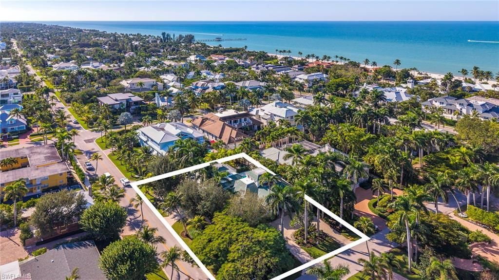 180 7th Ave S, NAPLES