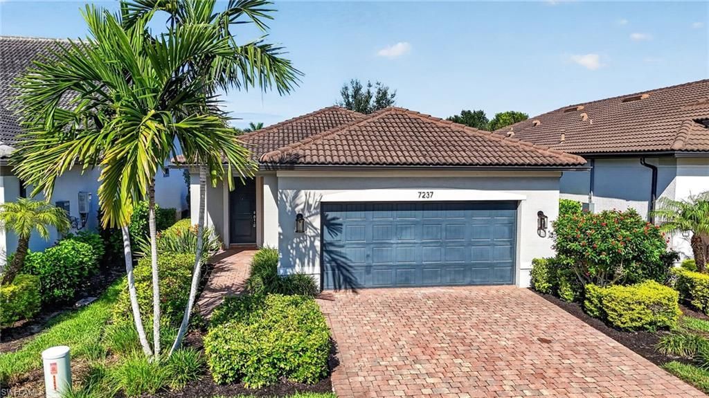 7237 Wilton Dr, NAPLES