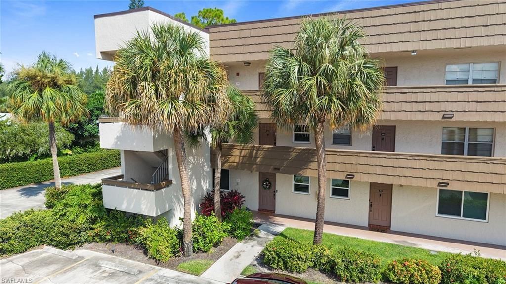 499 Forest Lakes Blvd 201, NAPLES