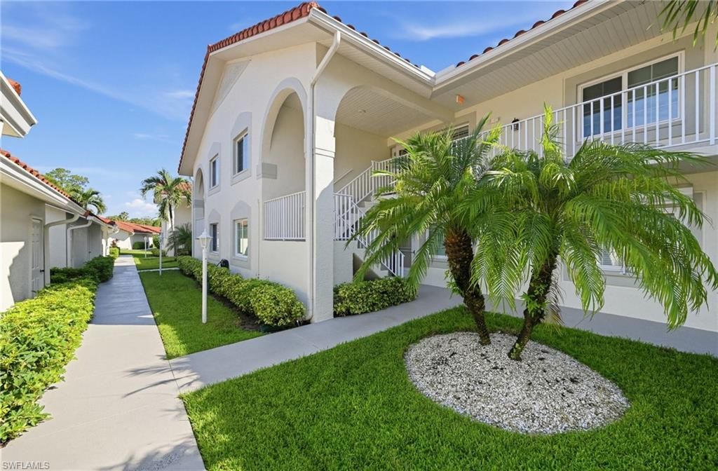 380 Gabriel Cir 8, NAPLES