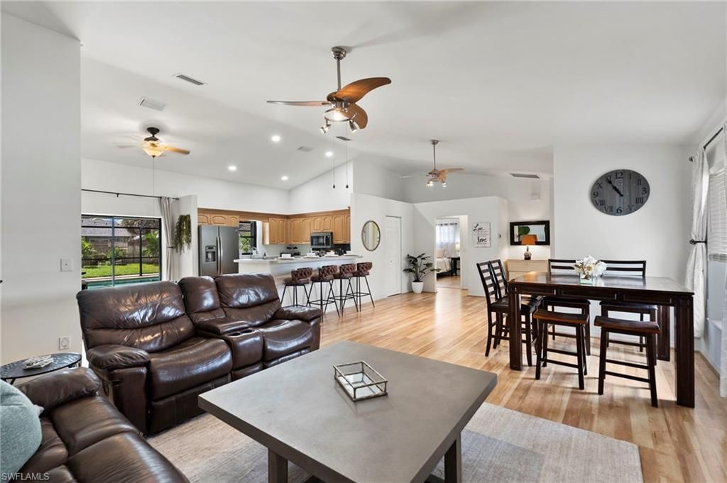 98 Chardon Pl, NAPLES