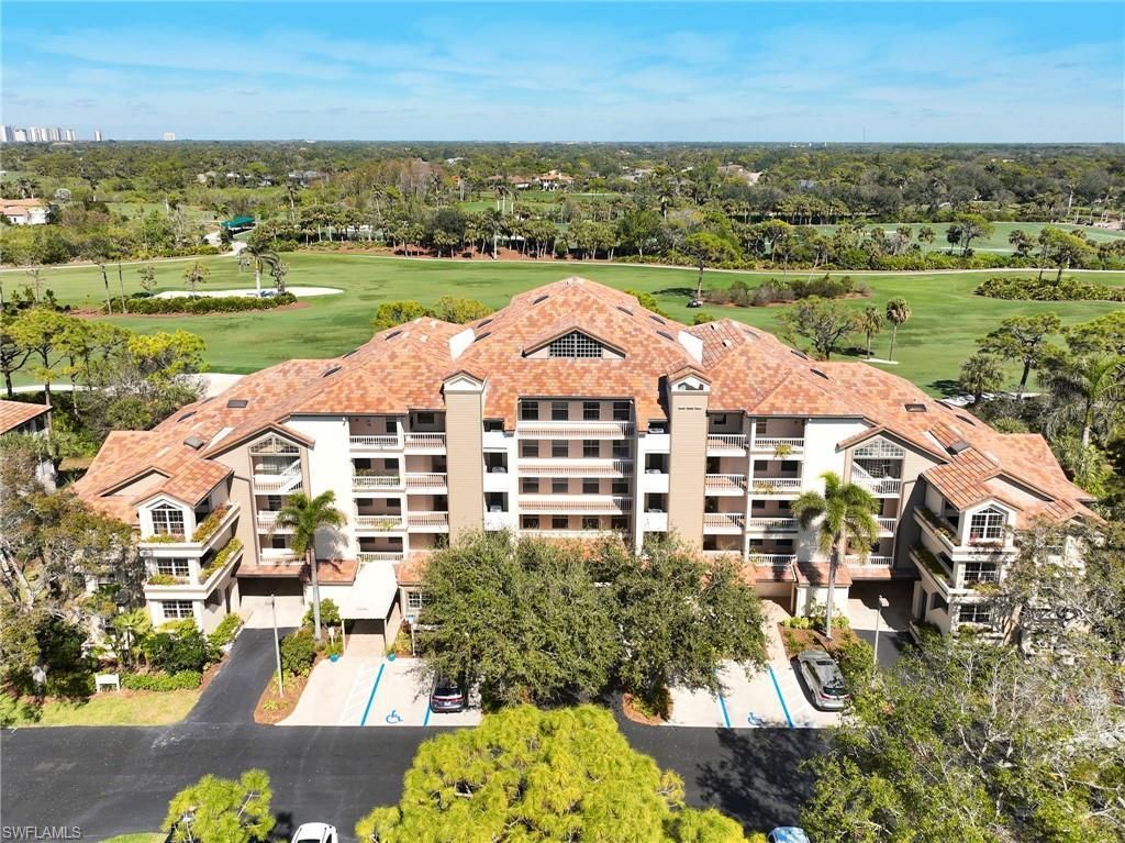 26890 Wedgewood Dr 403, BONITA SPRINGS