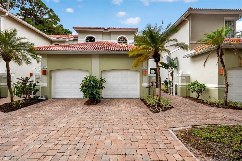 15173 Storrington Pl E-201, NAPLES