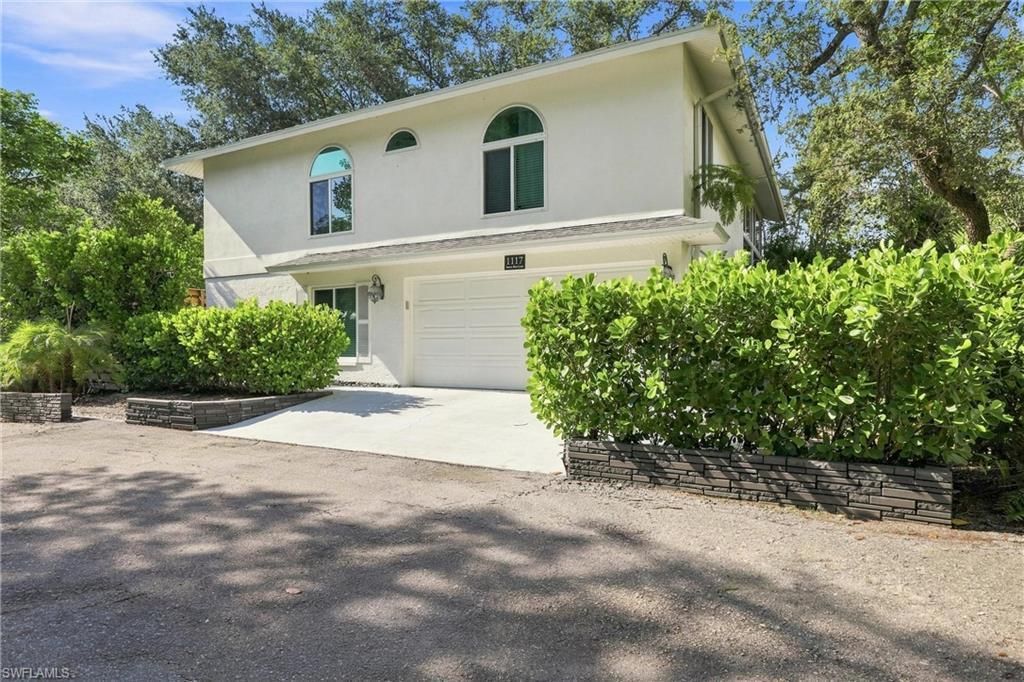 1117 Shady Rest Ln, NAPLES