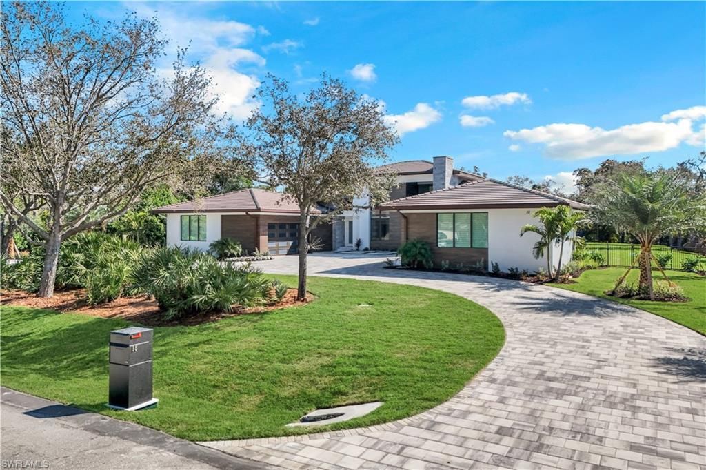 18 Caribbean Rd, NAPLES
