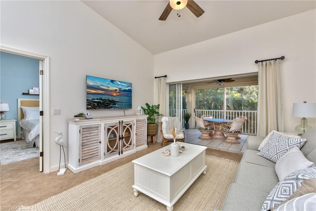 1941 Cascades Dr 5704, NAPLES