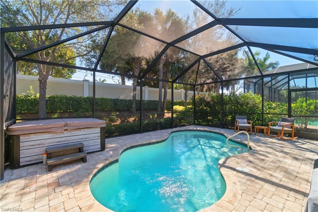 7202 Wilton Dr, NAPLES