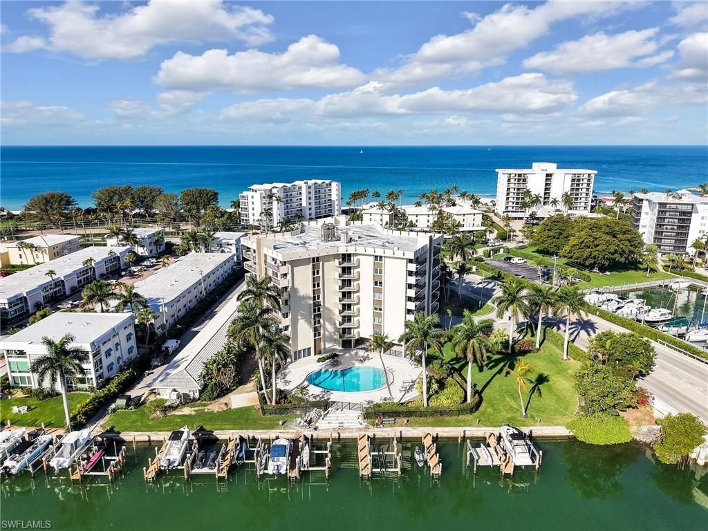 2150 Gulf Shore Blvd N 407, NAPLES