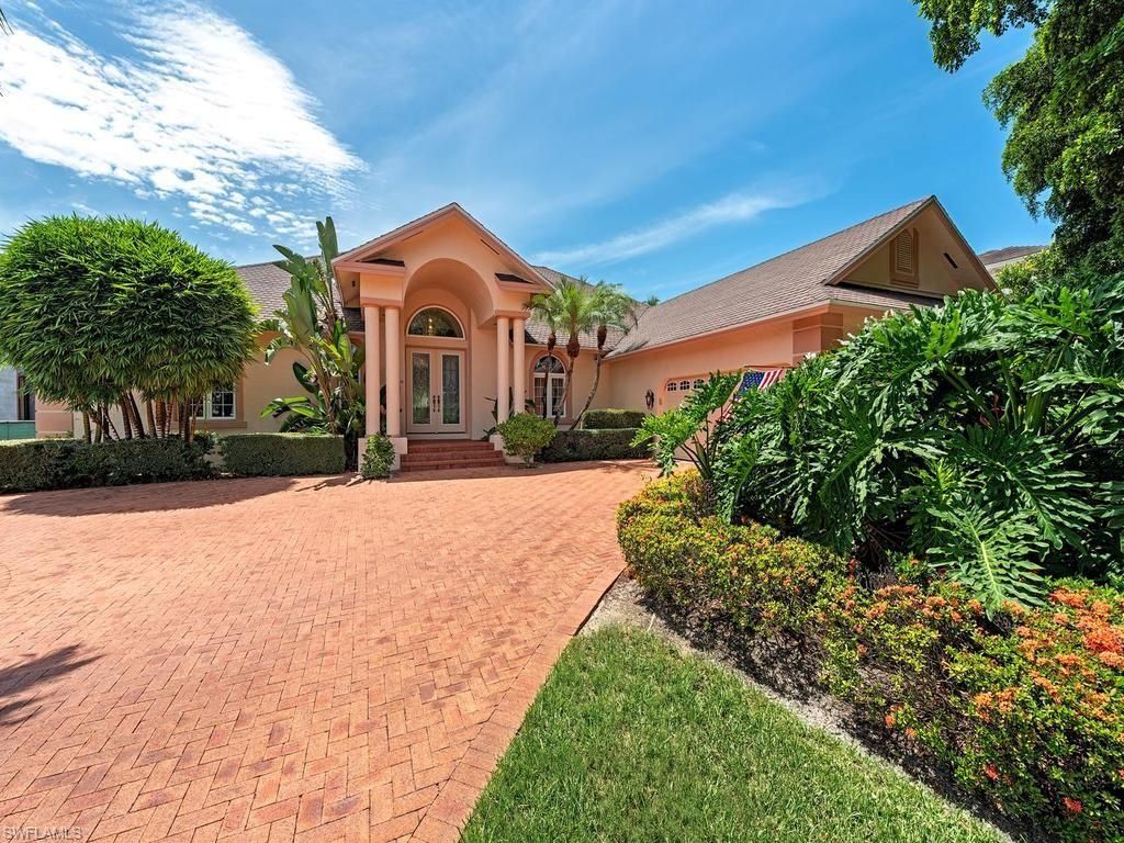 1620 3rd St S, NAPLES