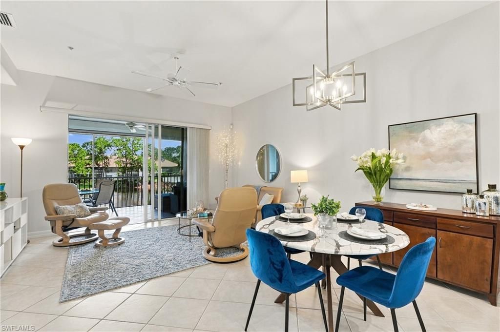 1112 Manor Lake Dr 202, NAPLES