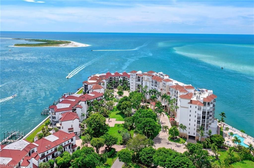 632 La Peninsula Blvd 632, NAPLES