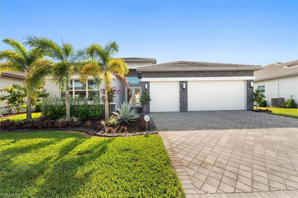 12044 Oleander Ave, NAPLES