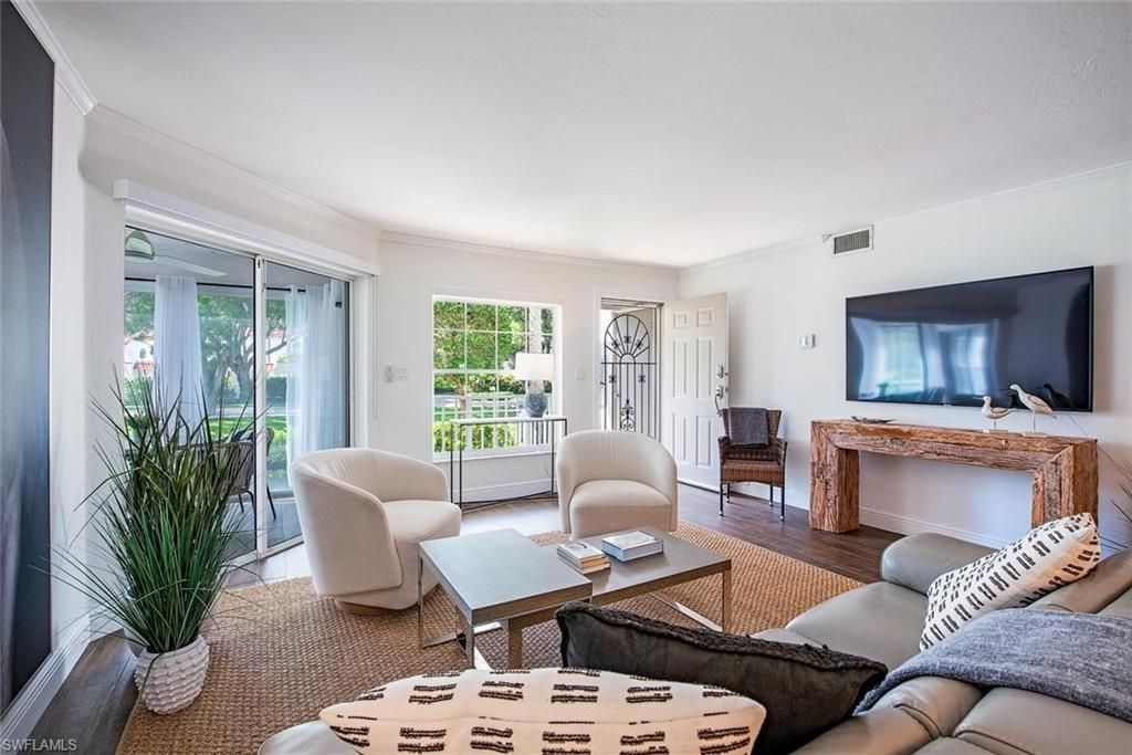 5633 Turtle Bay Dr 35, NAPLES