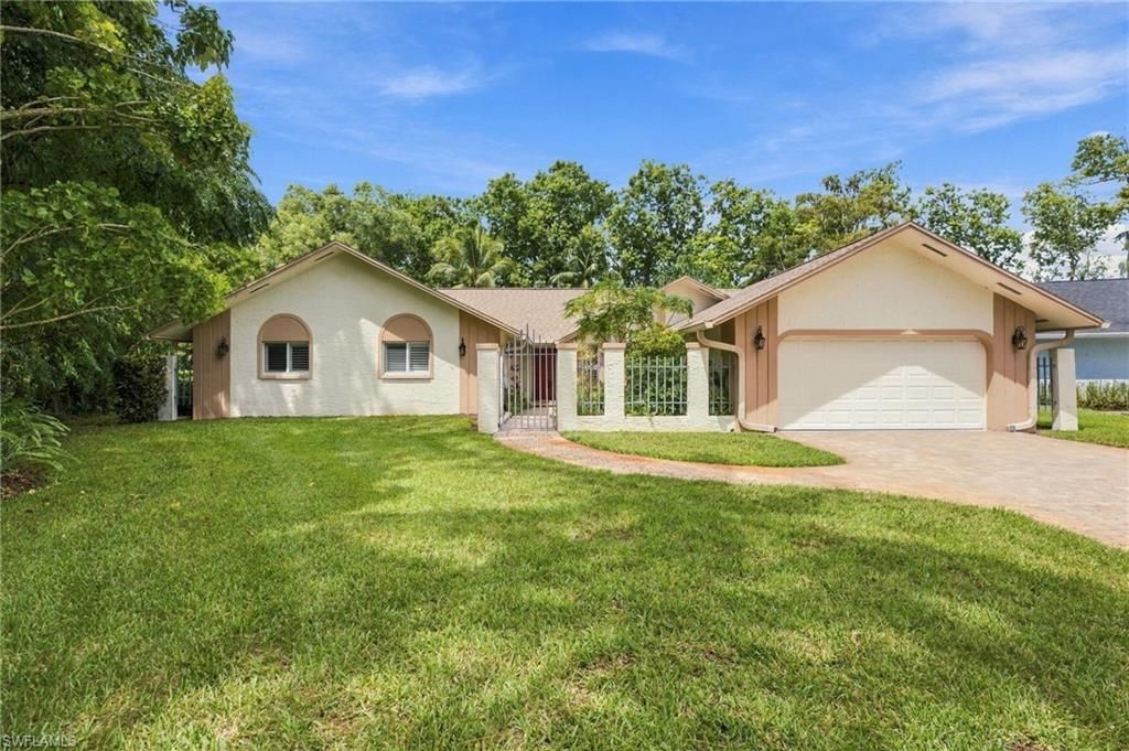 3066 Round Table Ln, NAPLES