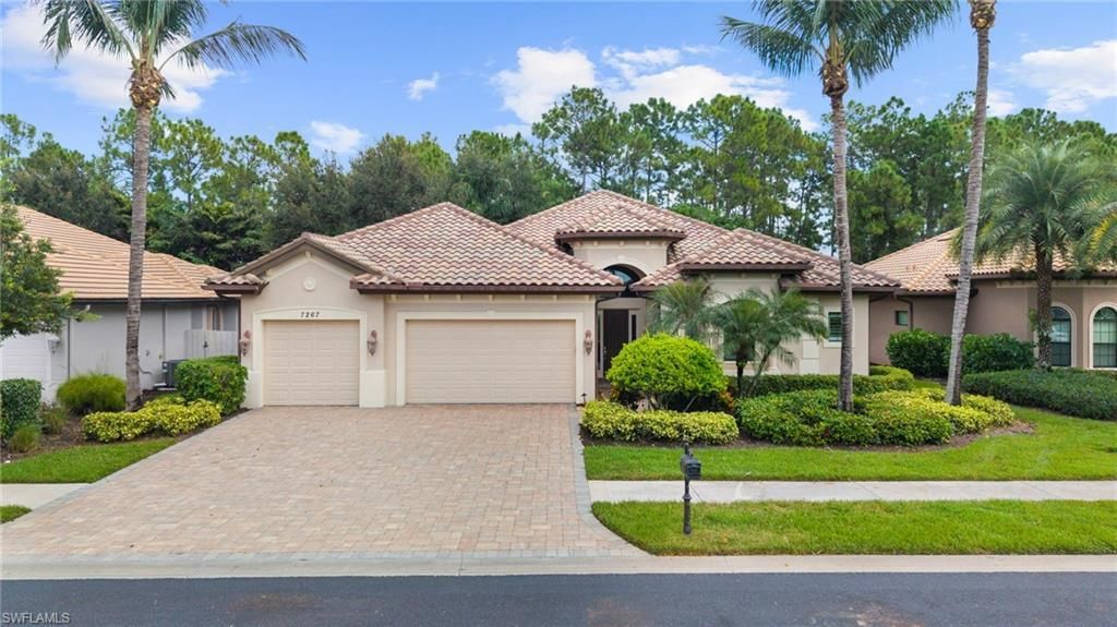 7267 Acorn Way, NAPLES