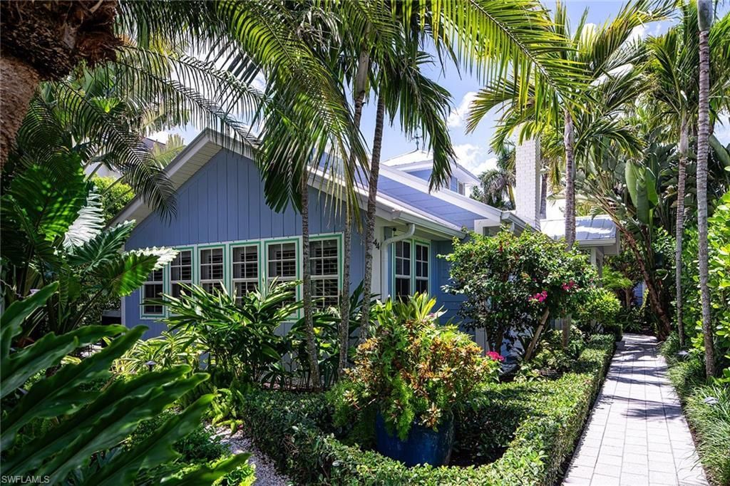244 11th Ave S, NAPLES